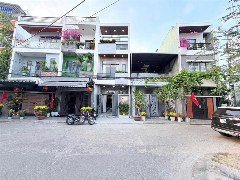 Nợ quá cần bán gấp nhà 3 tầng đẹp full nội thất đường đặng huy tá, ngay biển nguyễn tất thành