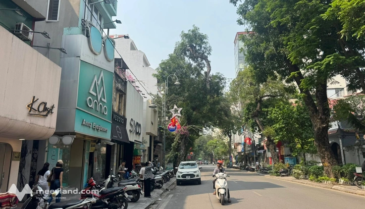 Bán gấp tòa nhà mặt phố Bà Triệu, 188m2, xây 6 tầng, thang máy, kinh doanh