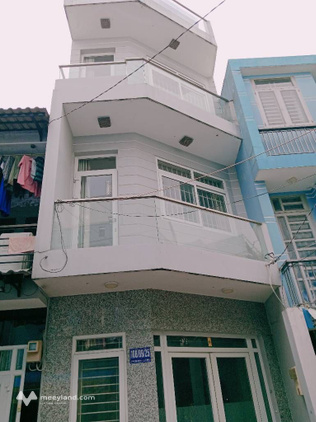 Nhà hẻm thông, trước nhà rộng hơn 6m, thích hợp kinh doanh online, tạp hoá, đậu xe thoải mái, nhà kiên cố