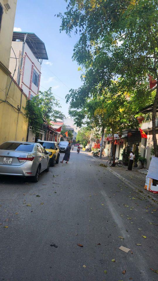 Bán nhà 3 tầng view khu đấu giá Kim Chung, dt 120m mt 8m. Nhỉnh 12 tỷ