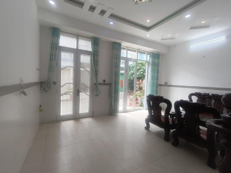 Bán nhà mặt phố đường Số 37, Hiệp Bình Chánh, Thủ Đức, TP HCM. DT 67m2, 3 tầng. Giá 8,05