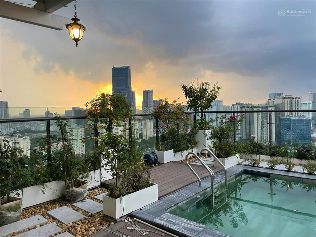 Penhouse 3 tầng 686m2, có bể bơi+ sân vườn+ thang máy riêng. full nội thất cao cấp toà tsq euroland