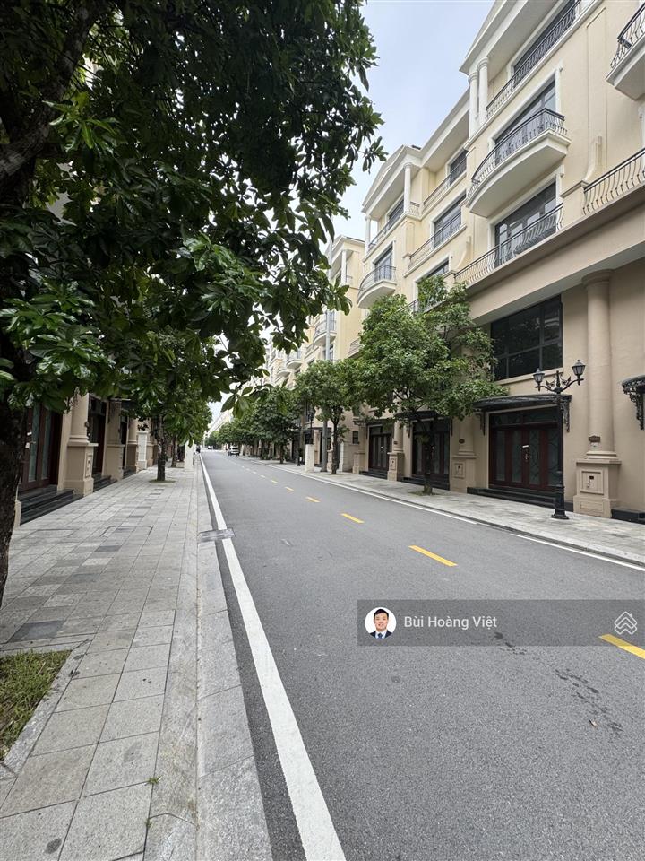 Liền kề đảo dừa 70m² chưa tới 10 tỷ 1 dãy ra công viên bể bơi, có mái. giá tốt dãy 0946 455 ***