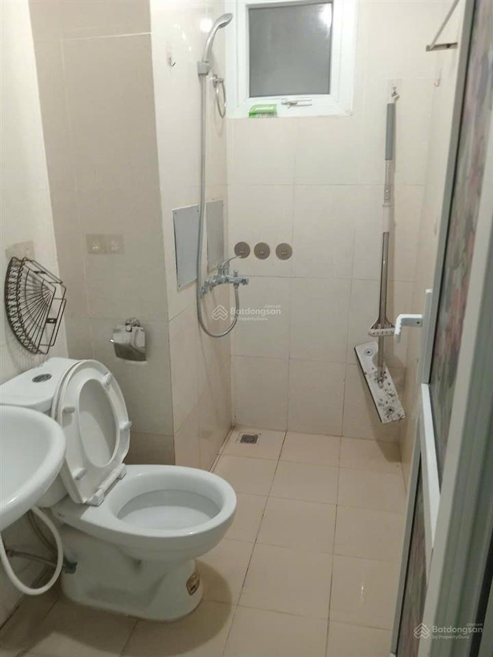 Chính chủ bán căn hộ chung cư ngõ 36 hoàng cầu cách hồ hoàng cầu mấy bước chân