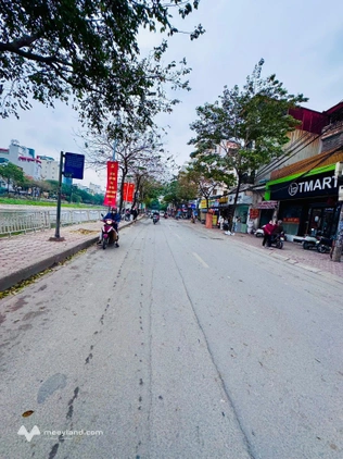Bán nhà mặt đường Khương Đình, 130m2, 6 tầng, kinh doanh, vỉa hè rộng