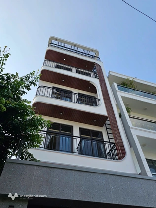 Tòa căn hộ dịch vụ tại 128 Bùi Quang Là