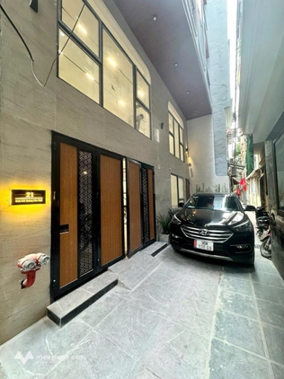 Bán tòa nhà căn hộ dịch vụ đường Hoàng Văn Thái, 100m2 x 8 tầng, thang máy