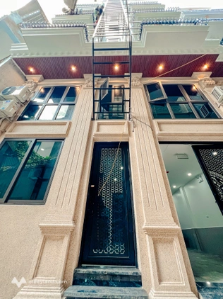 Bán tòa nhà căn hộ dịch đường Nguyễn Chính, 100m2 - 7 tầng, thang máy, 21 phòng