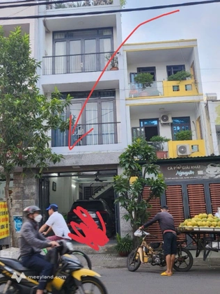 Mặt tiền kinh doanh đỉnh, 2 bước chân sang Tân Bình, nhà đẹp ở ngay bê tông cốt thép kiên cố