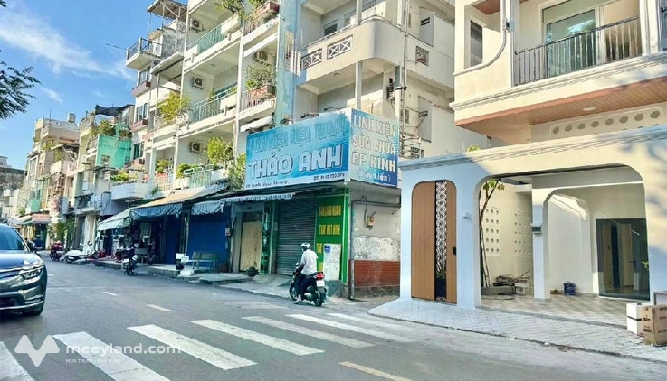 Hẻm phân lô, xe hơi đỗ cửa, ngay Nguyễn Tri Phương, Quận 10, vị trí cực đẹp kinh doanh đỉnh 45m², 3 tầng