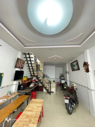 Kế bên Aeon Tân Phú, sát mặt tiền Tân Kỳ Tân Quý, diện tích 4,5m x 14m, 2 tầng thoáng mát, ô tô ngủ trong nhà