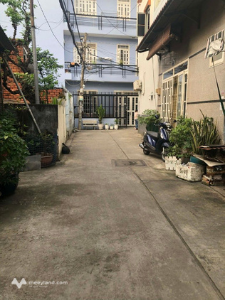 Hẻm xe hơi gần Aeon Maill Tân Phú