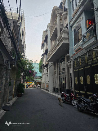 Nhà Tân Bình, 1 trệt, 2 lầu, hẻm xe tải, cho thuê 15 triệu Ni Sư Huỳnh Liên, Tân Bình
