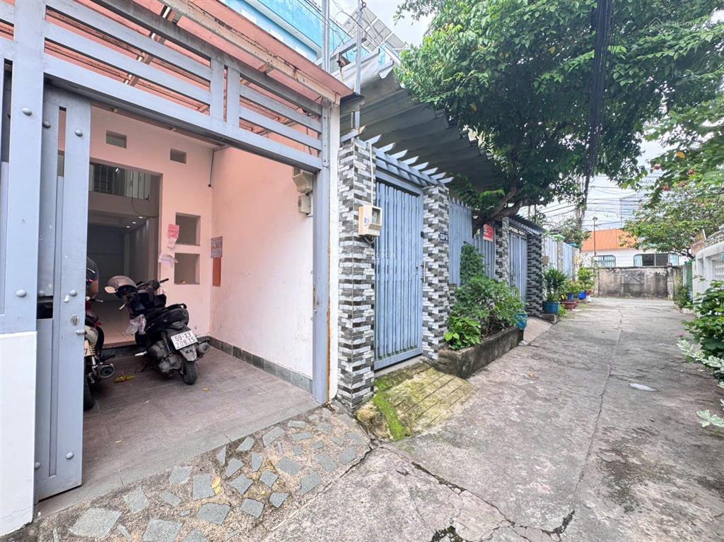 Bán nhà ngay ngã 4 thủ đức hiệp phú 105m2 2 tầng 4pn ô tô ngủ trong nhà