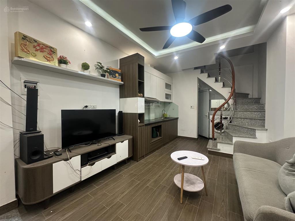 Nhà riêng nhà p. bạch mai 30m ra ô tô, 2 thoáng, 32m2 x 5t, full nội thất gần bách kinh xây