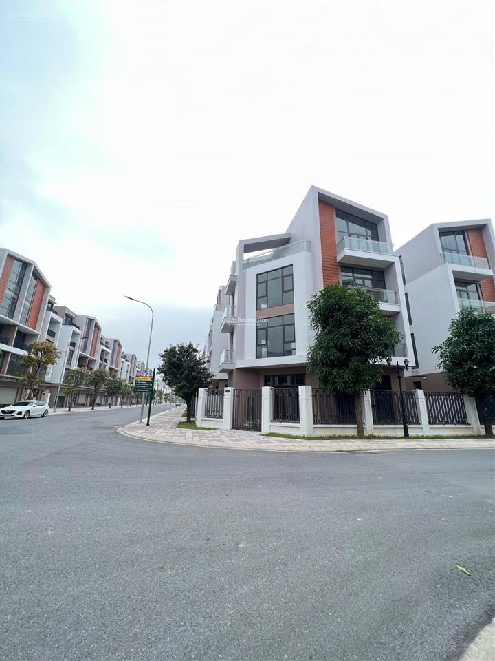 Chính chủ bán biệt thự góc ánh dương thẳng cổng biển hồ 4 mùa chỉ 25 tỷ 183m2