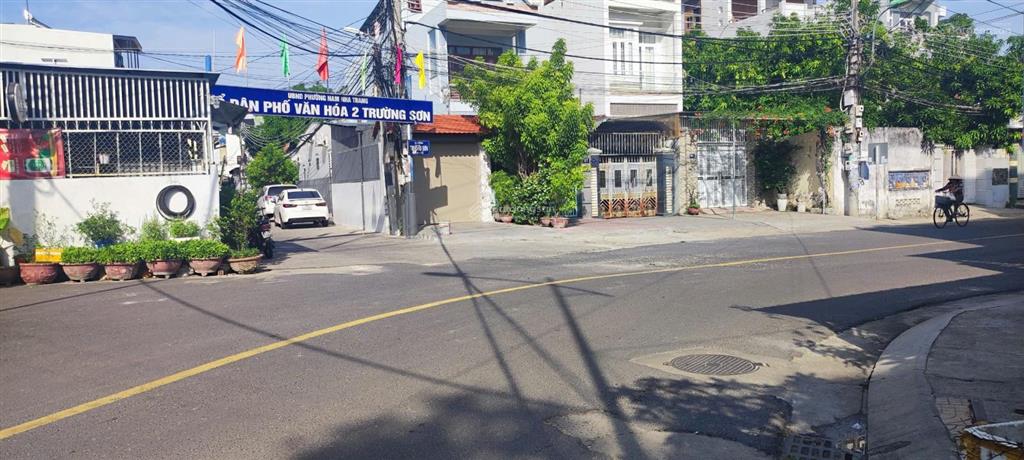 Cần sang nhượng lô đất 200,8m2 đường trường sơn hẻm 2 ô tô né nhau phường nam nha trang