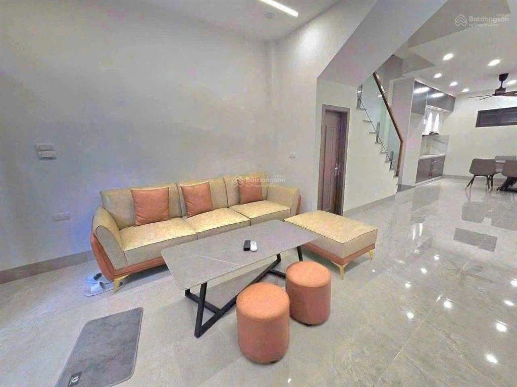 E cần bán nhà sài đồng,55m,5 ngủ, phun nội thất, ô tô tránh đỗ cổng, 8 tỷ