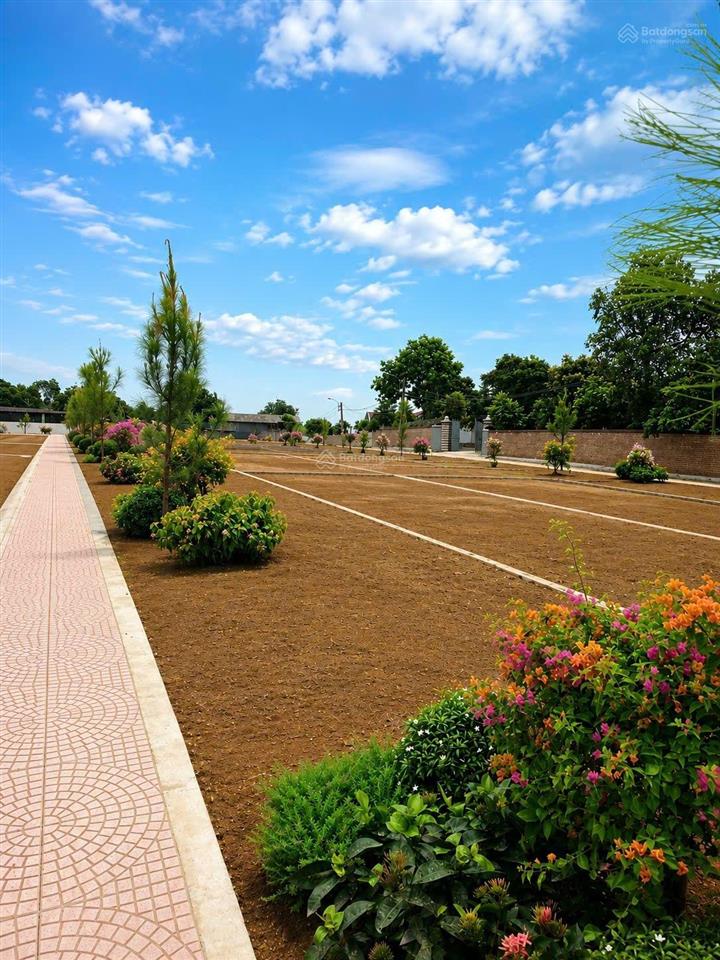 Hàng hiếm phú cát hòa lạc , hà nội 100m2ô tô tránh hơn 2 tỷ