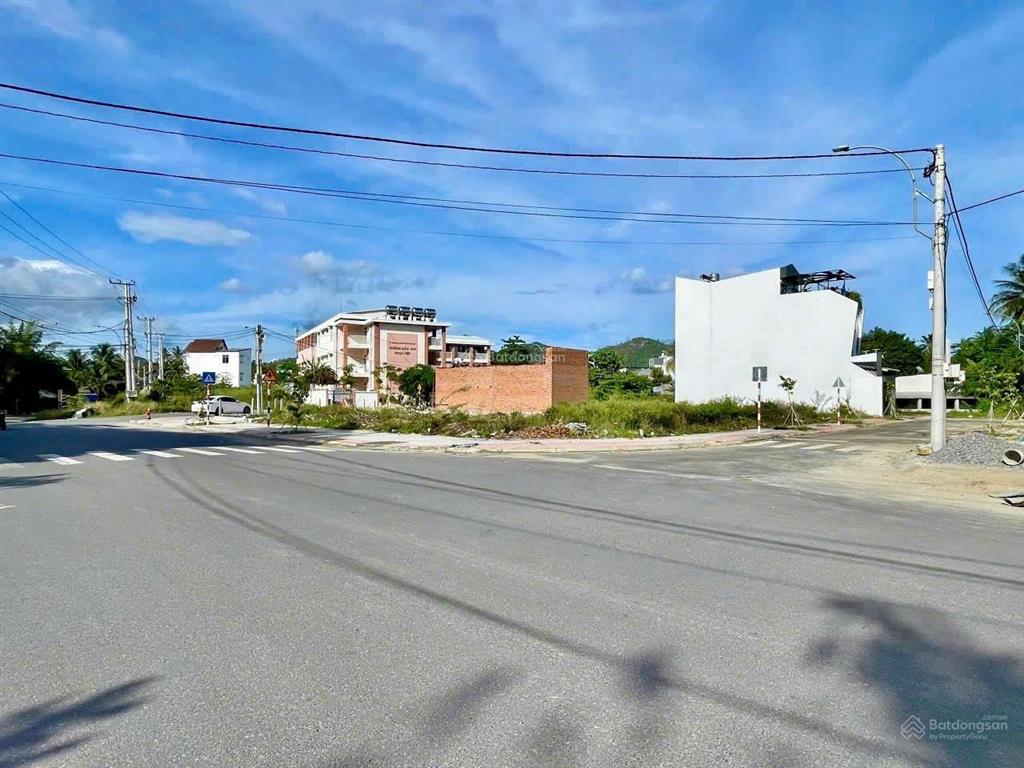 Bán đất mt đường (16m) tttp nha trang tđc phường ngọc hiệp. gần chợ, đối diện trường học, kd tốt