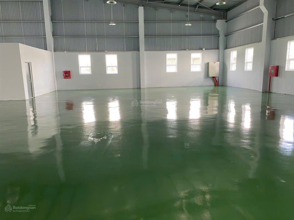 Bán nhà xưởng dt 9000m2 có 4000m2 xưởng tiện ích pccc đầy đủ .