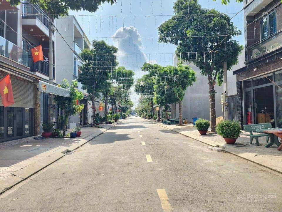 Chủ kẹt tiền bán gấp mảnh 300m² đường hùng vương giá 3tỷ, đối diện sen việt phú mỹ hưng