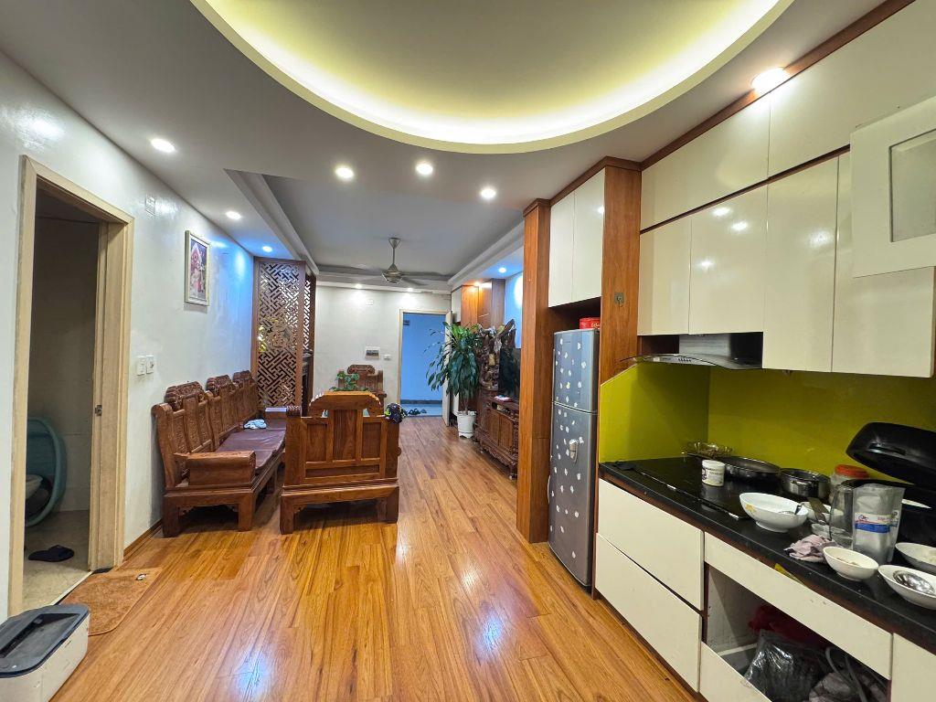Chính chủ cần bán gấp căn hộ 72m2 view hồ khu 11 toà chung cư Thanh Hà Cienco 5 – Nhà đẹp, giá ok nhất