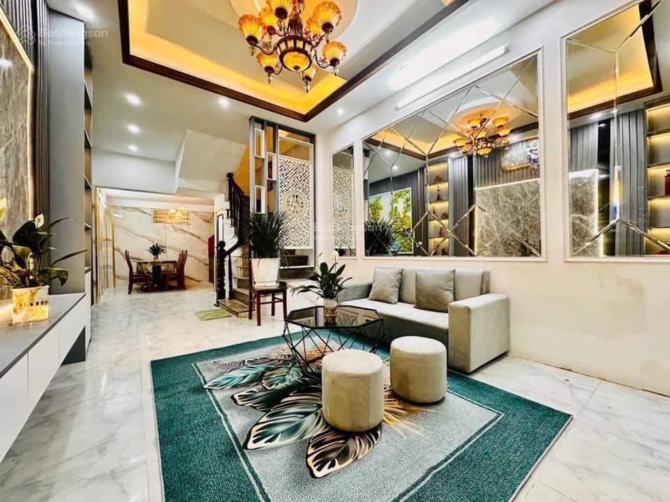 Nhà mới tại bát khối aeon 32m 5tầng chỉ hơn 6 tỷ chỉ 5m ra ô tô tránh.