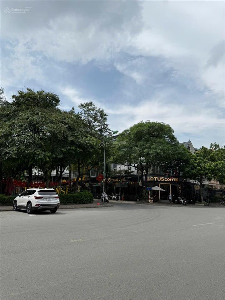 Bán nhà lk nguyễn khuyến văn quán ngay gần hồ chỉ 17ty3 55m2 x 4 tầng đường 12m vỉa hè 3m.