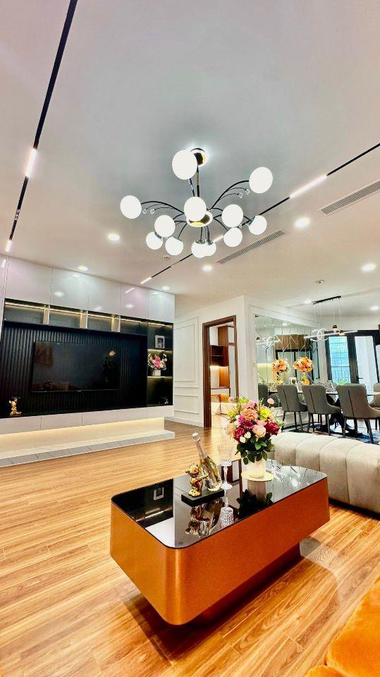 Bán căn hộ chung cư Nam Cường đường Hoàng Quốc Việt – 93m2 ( 3PN) – Giá 8 tỷ.