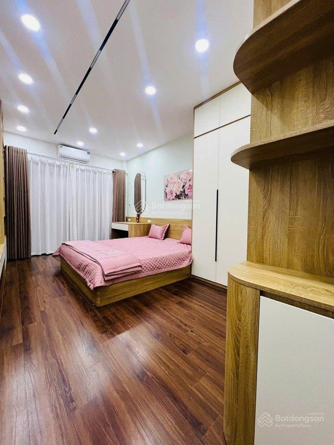 Chính chủ bán nhà xuân thuỷ 7t thang máy, ô tô dừng đỗ, full nội thất, 12 tỷ sang tên ngay