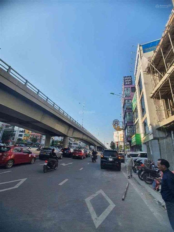 Ngộp bank toà nhà văn phòng mặt phố hồng tiến, bồ đề 155m2 giá 5x tỷ