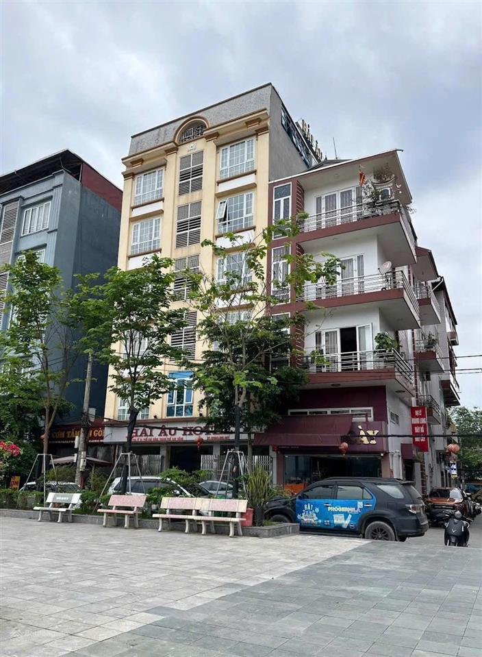 CHÍNH CHỦ BÁN 2 TÒA KHÁCH SẠN 10 TẦNG VỊ TRÍ ĐẸP NHẤT MẶT PHỐ ĐI BỘ KIM ĐỒNG CAO BẰNG