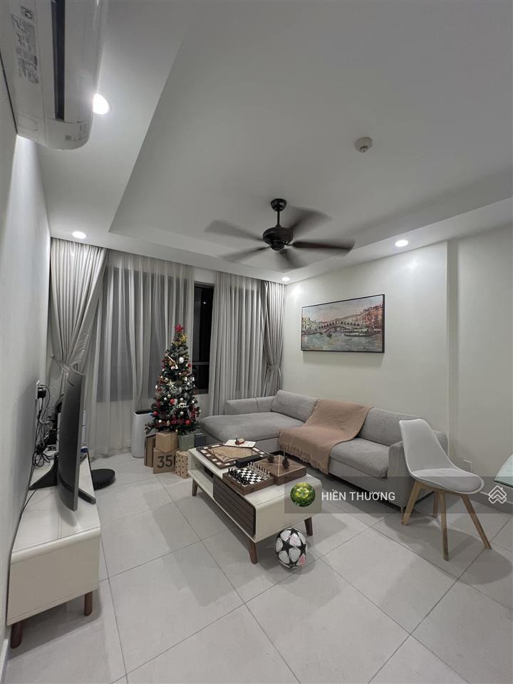 Chính chủ sang gấp căn hộ the gold view quận 4, dt 72m2, giá 3 tỷ 480 nội thất cơ bản, shr