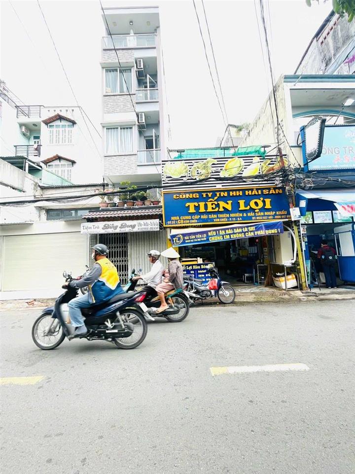 Mặt tiền xóm chiếu dt khủng 105 m2 vị trí đẹp buôn bán k. doanh tấp nập giá cực kỳ mềm cho đầu tư