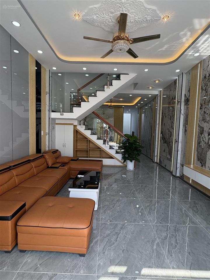 Nhà mới đức hòa long an, xây dựng 137m2, 2 tỷ 490, 4pn, 3wc, sổ hồng riêng