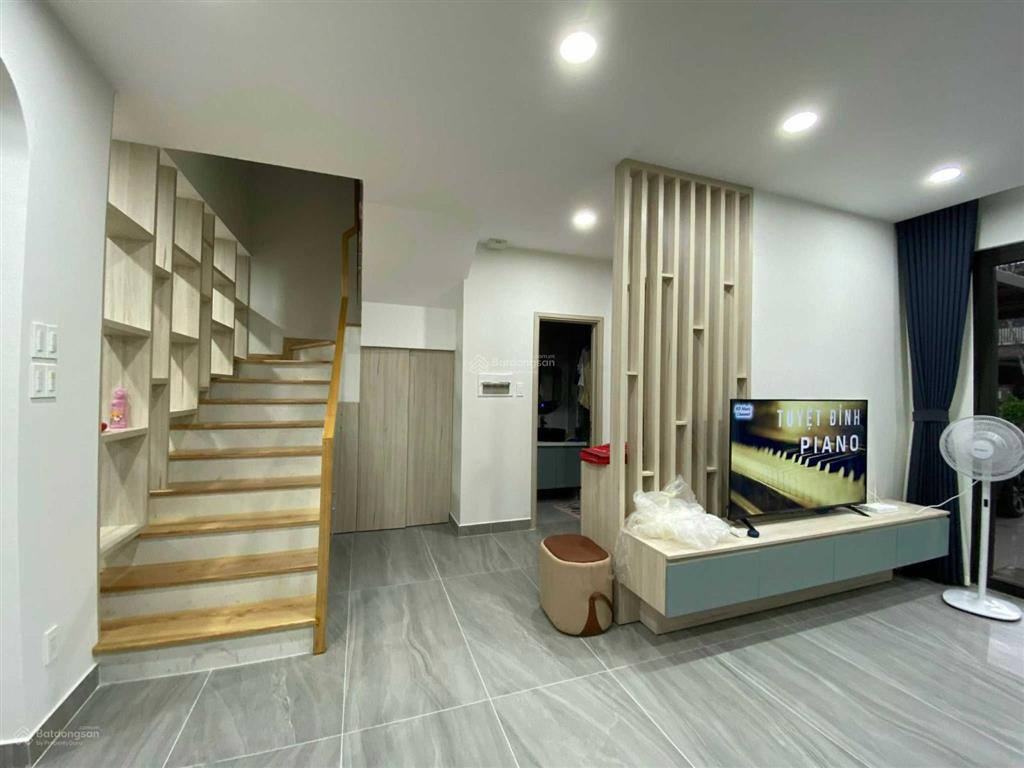 Cần tiền bán gấp nhà phố vườn full nội thất cao cấp. giá tốt thị trường 4,3 tỷ, 0933 068 ***