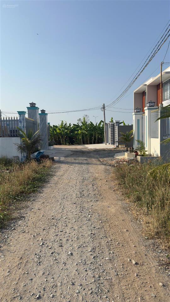 Bán gấp đất chính chủ 300m2 có thương lượng giá tại xã long cang, cần đước, tây ninh (long an cũ)