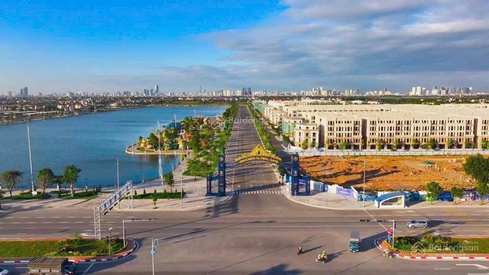 Chính chủ bán biệt thự đơn lập hoàng gia vinhomes cổ loa view hồ thiên nga 212,5m2 chỉ 140 tỷ