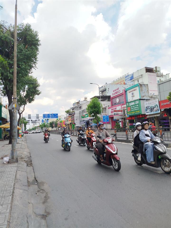 Nhà 2 tầng, 64m2. ngang 5m. ngay ngã 4 quang trung phan huy ích, p14, gò vấp. chỉ hơn 5tỷ.