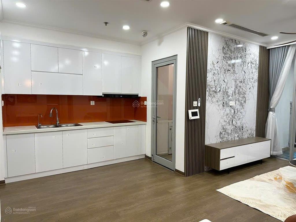 7,3 tỷ giảm thêm 300tr cho căn hộ 79.7m2, nhà mới sơn sửa, chống thấm 100%