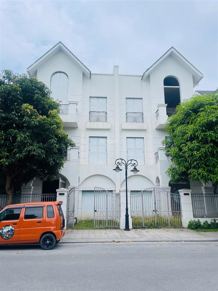 Bán nhanh 24,5 tỷ căn biệt thự san hô ngay cạnh hồ 24,5ha
