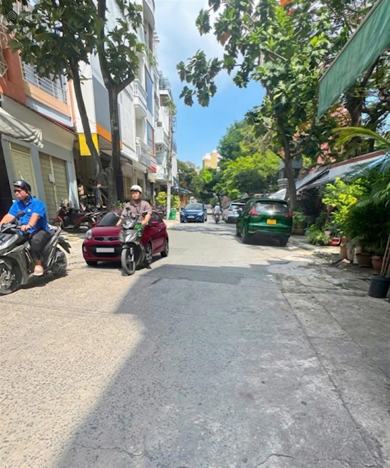 Sát trục ba tháng hai quận 10 xe hơi trước nhà 5 tầng kiên cố 5 phòng ngủ
