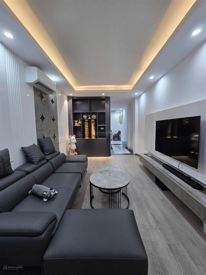 Nhà mặt ngõ thông ô tô kinh doanh gần times city 39m. 5 tầng thang máy. chỉ 16.9 tỷ. 0935 361 ***