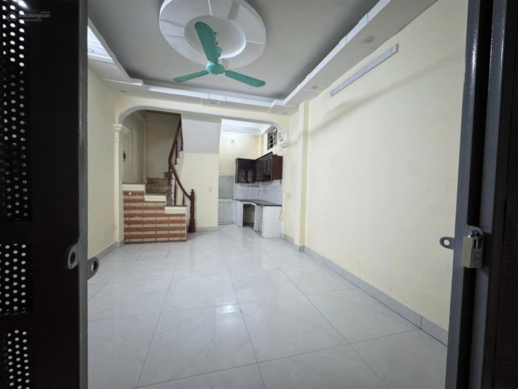 Chính chủ cần bán nhà 5 tầng ngõ 649 lĩnh nam, 30m2, sẵn sổ đỏ, 0969 150 ***