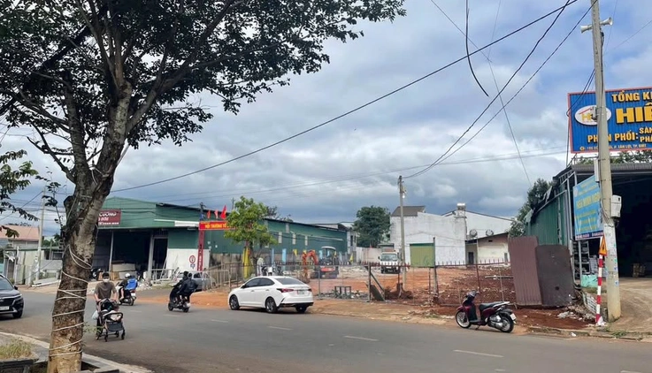 Bán đất Đồng Khởi, 10x26.7m, vị trí vàng kinh doanh hay làm nhà vườn, giá 12,9 tỷ