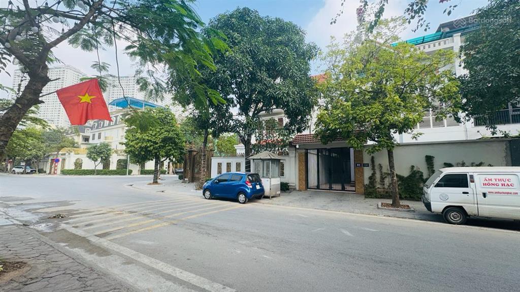 Biệt thự siêu đẹp khu vip bán đảo linh đàm vị trí kinh doanh đắc địa 58 tỷ.