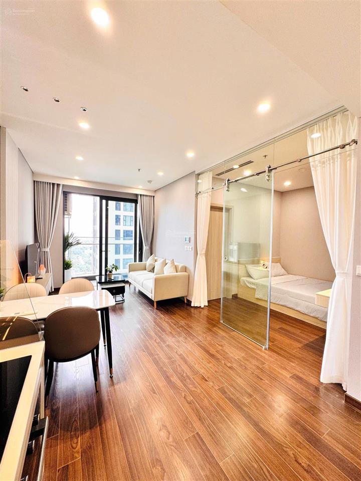 Bán căn 1n + masteri west heights diện tích 41,9m2 nhà đầy đủ nội thất sẵn sổ giá 3tỷ600tr view hồ