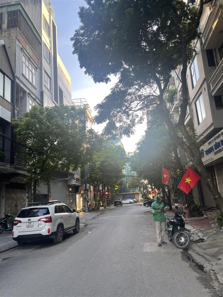 Bán nhà khu phân lô kim đồng vỉa hè tô tô tránh kinh doanh