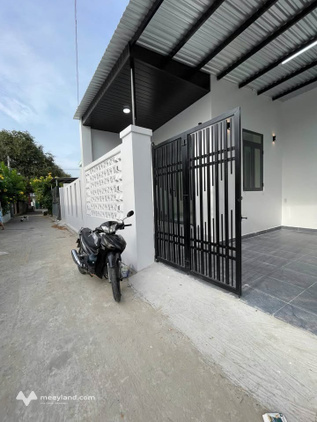 Bán nhà mới xây ngay chợ Tân Hội, xã Thanh Hải, thành phố Phan Rang cũ, nay là phường Bảo An, giá 1.25 tỷ